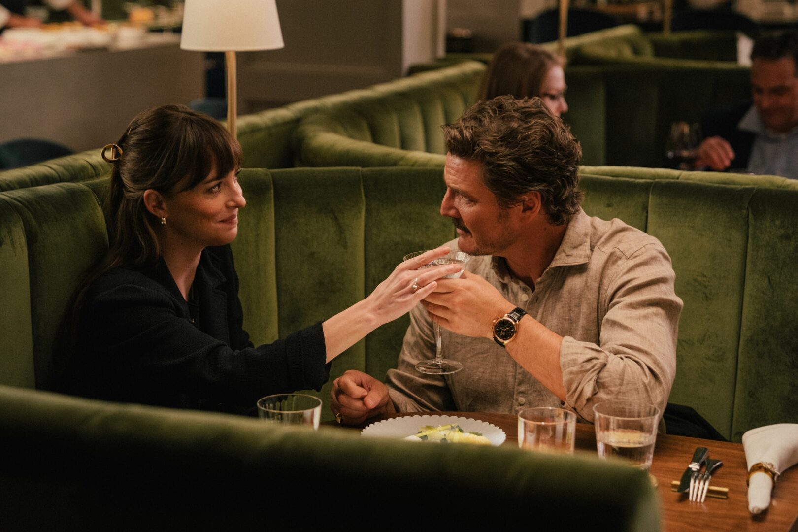 The “Materialists” Movie Review: When Love Becomes Math, and Desire Gets a Price Tag 14 | Mania Africa | maniainc.com Lucy (Dakota Johnson) and Harry (Pedro Pascal) on a date in the Materialists movie - The Materialists Movie Review - When Love Becomes Math, and Desire Gets a Price Tag - Mania Movies