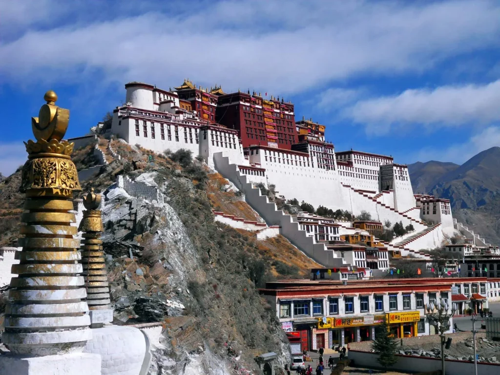 The Potala Place in Lhasa, the traditional seat of Power in Tibet - The Power Struggle Over Tibet - Mania News - Featured Stories