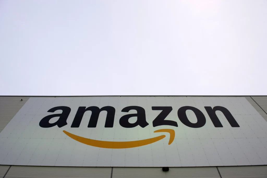 In Silicon Valley’s Shadow: How Tech Giants Fuel Gentrification and Displacement in East Palo Alto 2 | Mania Africa | maniainc.com Tech giant Amazon has been accused of neglecting requirements to source a third of their employees from East Palo Alto for their offices in the city - Mania Tech
