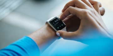 The Top 5 Wearable Tech Devices for Achieving Your Health and Fitness Goals in 2023