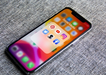 The Social Media Phenomenon and How It is Changing Our Lives