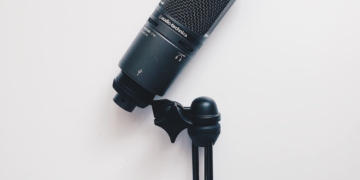 Dictation Blogging or Dicta Blogging: How to Write with Your Voice and Type Faster