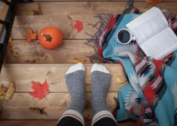 Stay Cozy and Stylish: Tips for Styling Your Outfits with Soft and Cozy Accessories