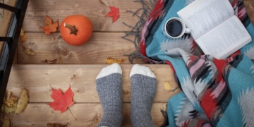Stay Cozy and Stylish: Tips for Styling Your Outfits with Soft and Cozy Accessories