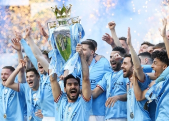 Manchester City Awarded the Premier League Trophy as they Beat Chelsea at Home in the Etihad