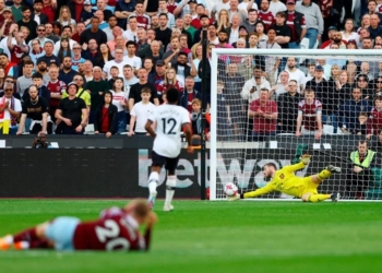 Arsenal Claw Back League Lead as Manchester United are Nicked by West Ham
