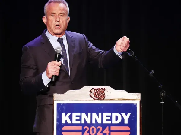 2024 Presidential Showdown – Harris vs. Trump: Latest Updates and Insights 34 | Mania Africa | maniainc.com Robert F. Kennedy Jr. and the Central Park Bear Cub Incident| 2024 Presidential Showdown – Harris vs. Trump: Latest Updates and Insights | Mania News |