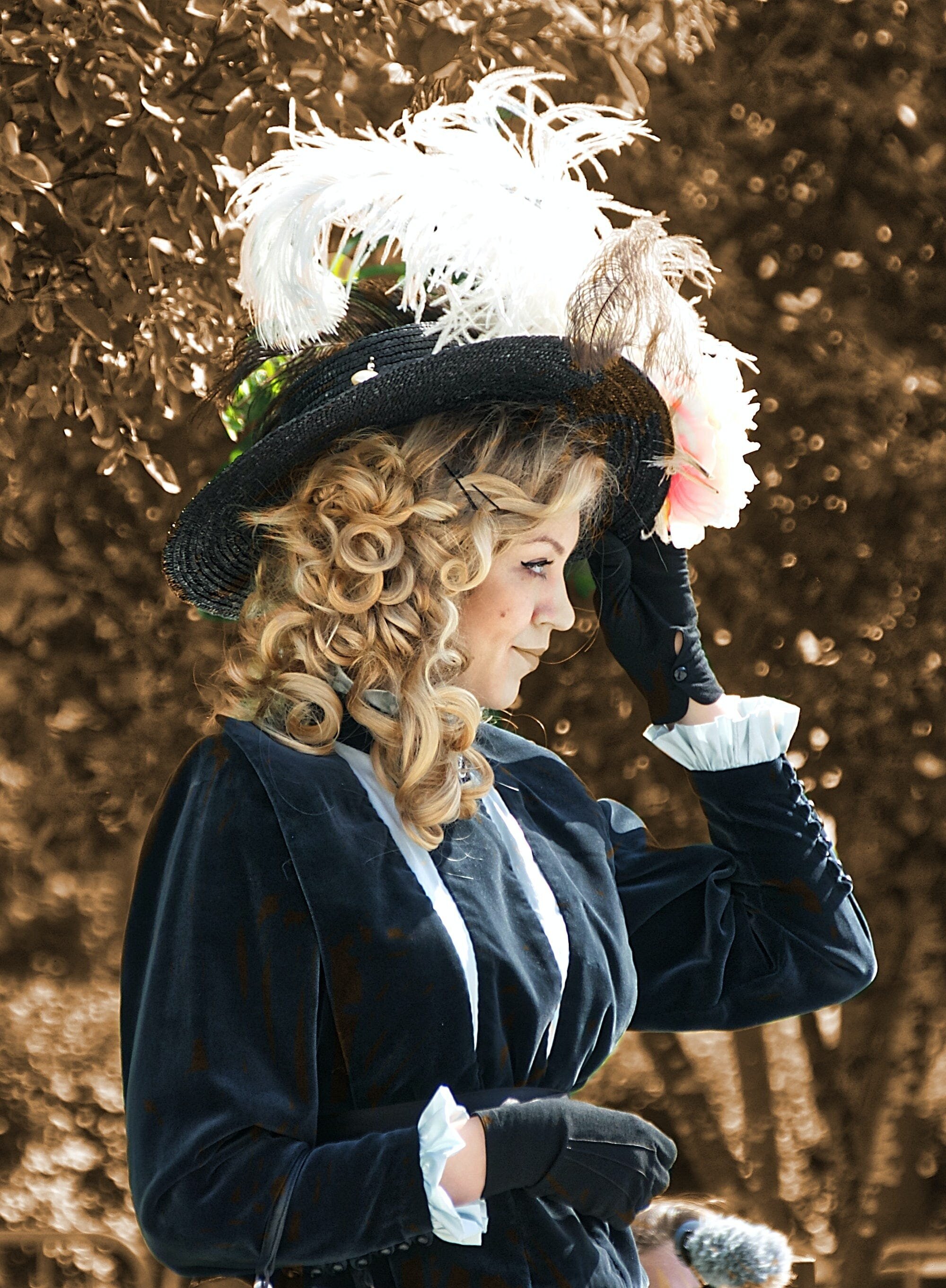 Soft Life: What it is and Why You Don't Need It 6 | Mania Africa | maniainc.com Femme mondaine de 1914, a woman in victorian era attire