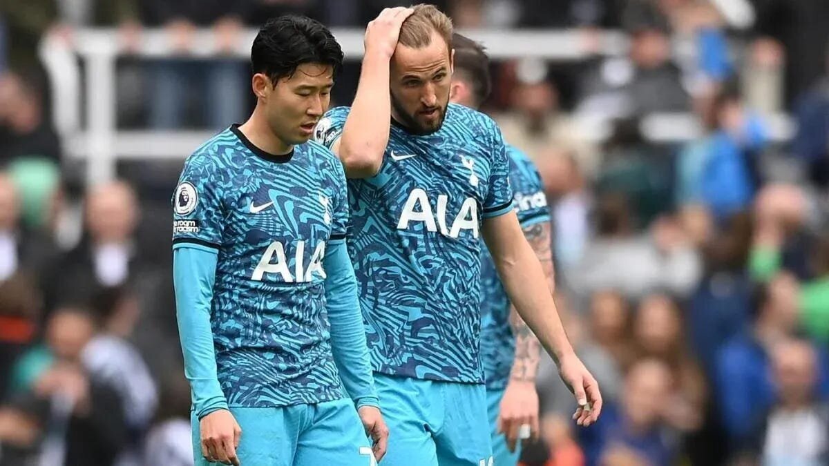 Tottenham Hammered by Newcastle as Bournemouth are Beaten by West Ham in the Last of EPL GW 32 Games 3 | Mania Africa | maniainc.com Kane and Son dismayed