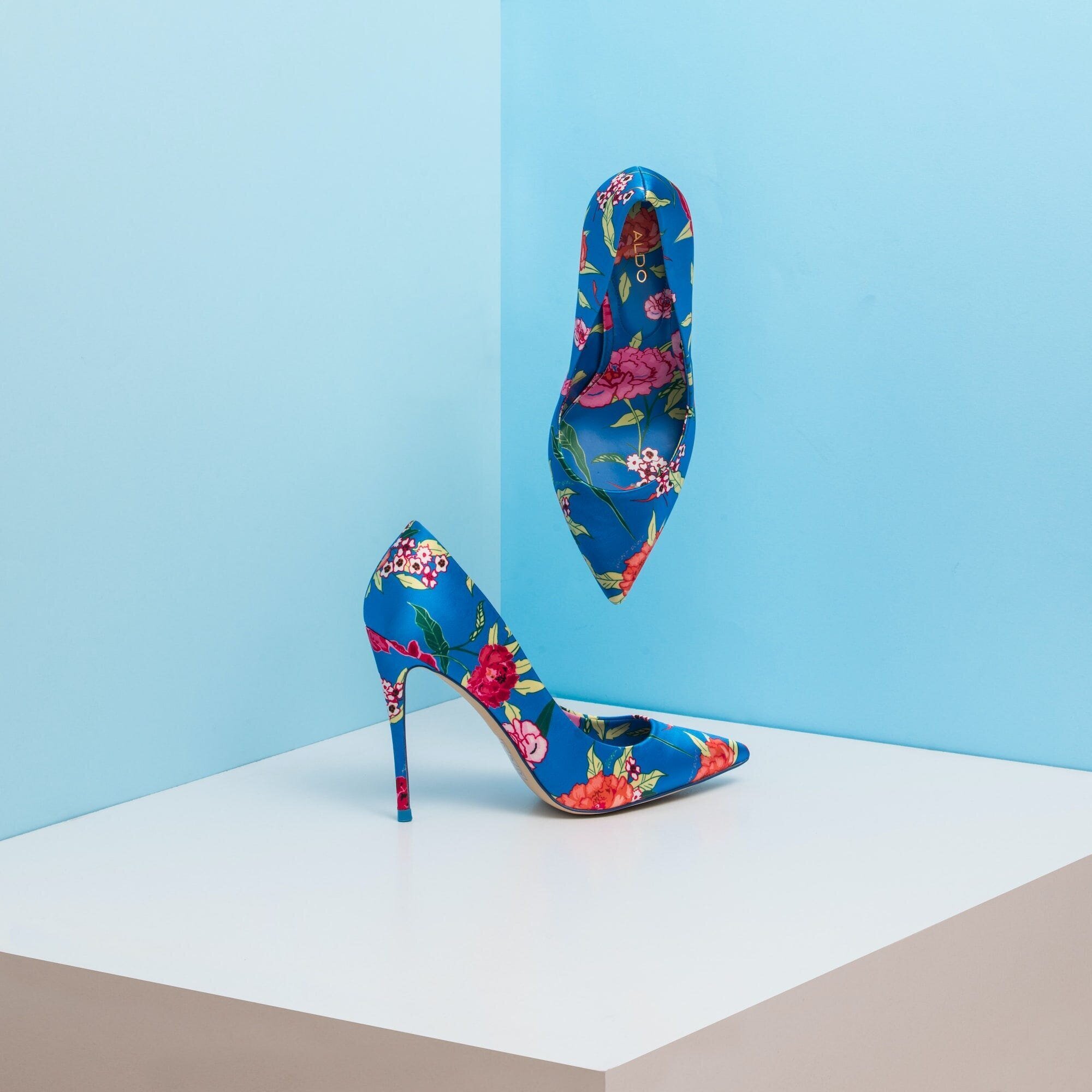 No More Hassle: The Ultimate Guide to Choosing and Wearing Laceless Shoes 5 | Mania Africa | maniainc.com A pair of beautiful flower-print laceless women's high heel shoes