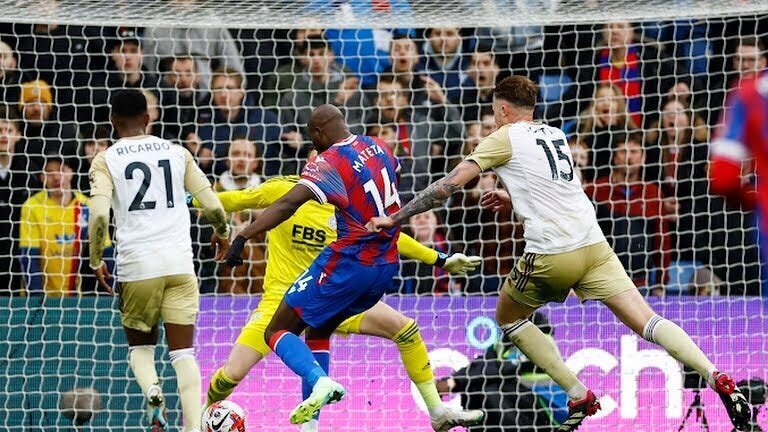 Arsenal Win their 7th Premier League Game in a Row Plus EPL GW 29 Results 3 | Mania Africa | maniainc.com Philippe Mateta just about to score against Leicester City in the EPL GW 29 game