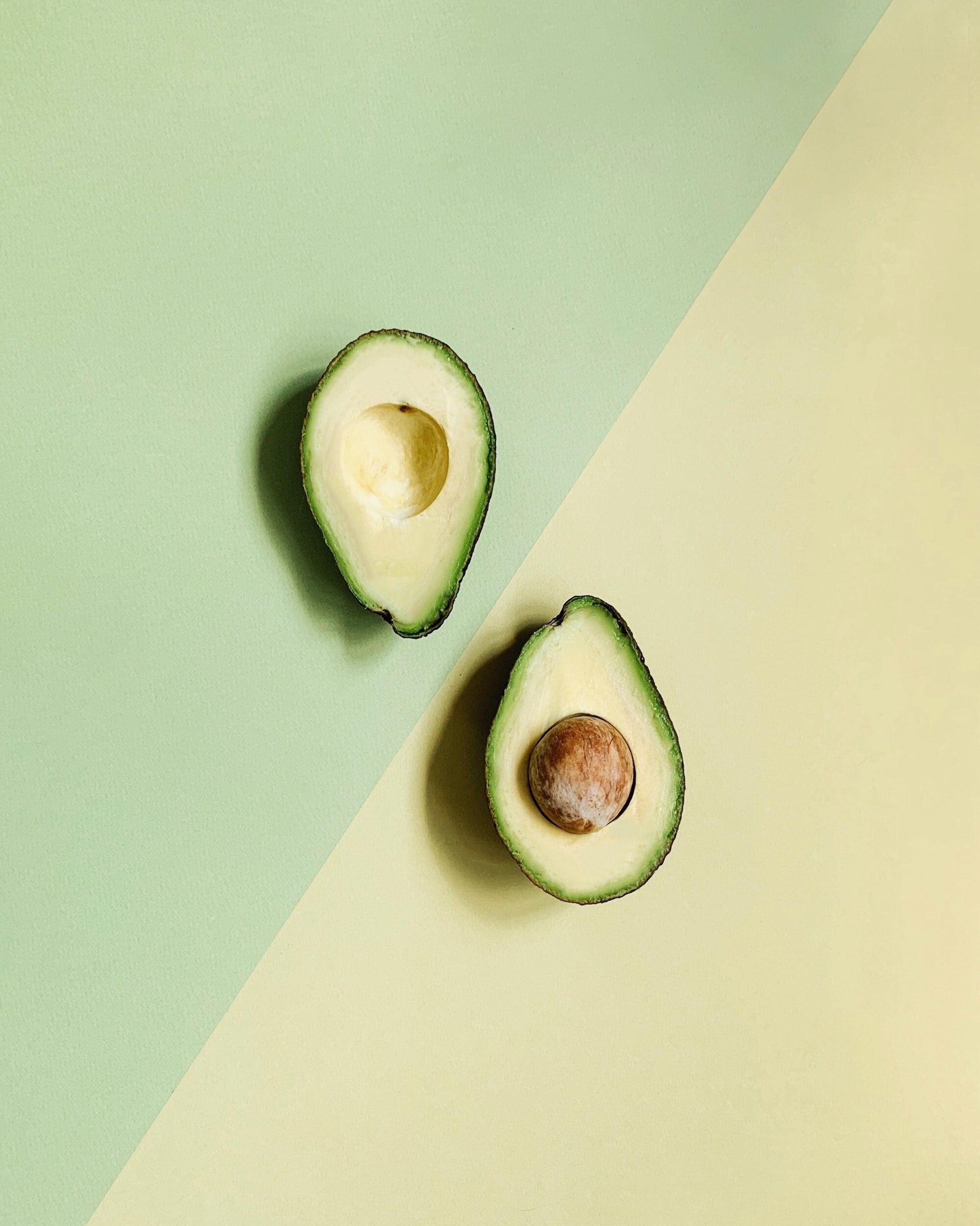 How to Ripen Avocados Fast: Proven Methods for Perfectly Ripe Avocados 8 | Mania Africa | maniainc.com Two halves of an avocado. In this post we also explain how to soften an avocado