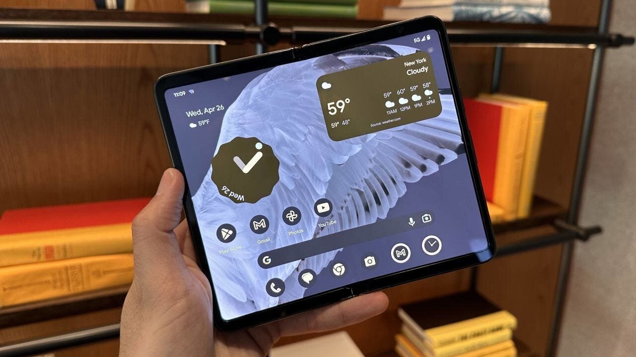 The biggest drawback of the Pixel Fold is its huge bezel