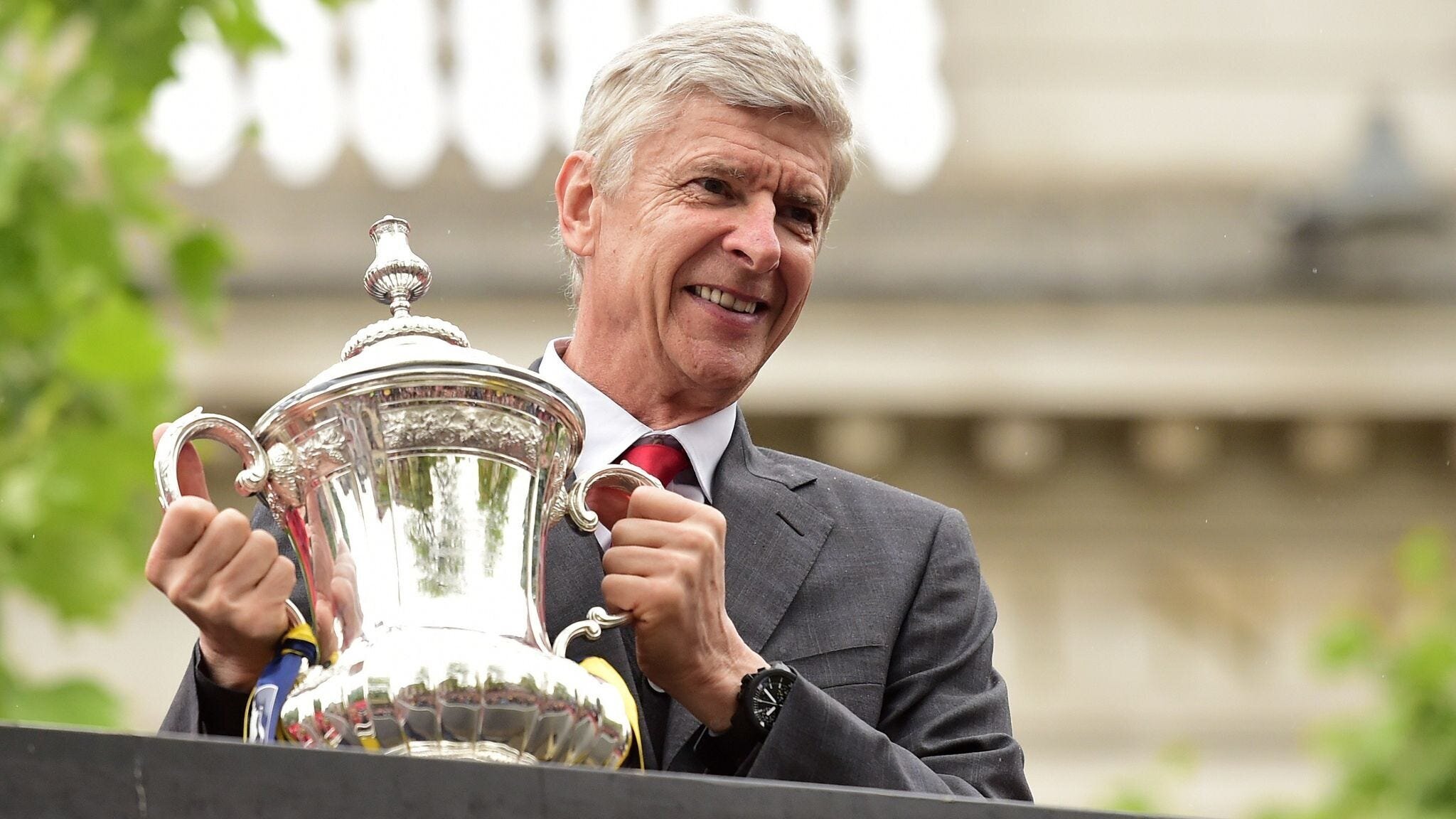 Sir Alex Ferguson and Arsene Wenger Inducted into Premier League Hall of Fame 3 | Mania Africa | maniainc.com Arsene Wenger holding the FA Cup Trophy