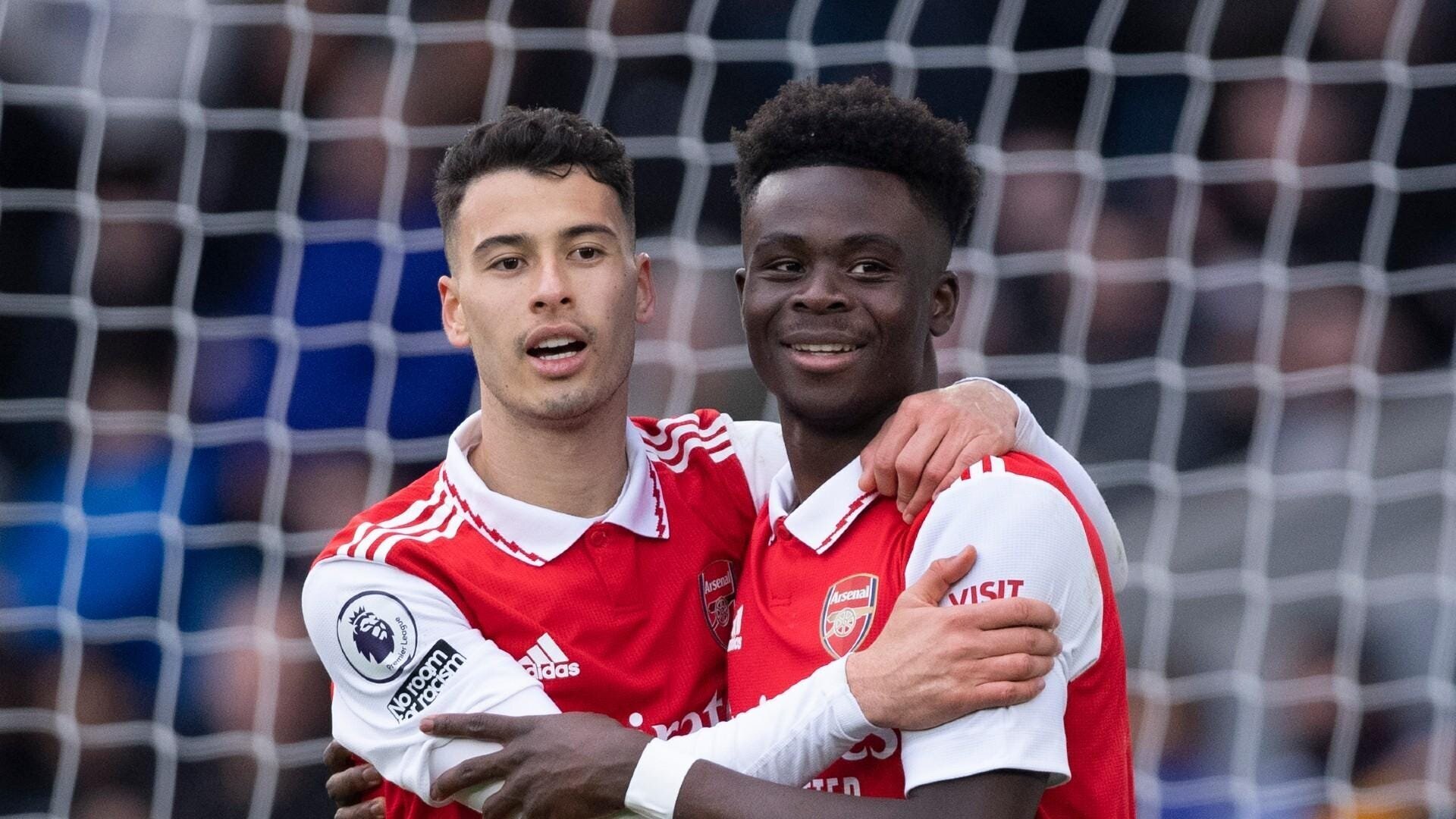 100x Better: Arsenal Beat Everton for a Record 100th Time as Liverpool Beat Wolves 2 | Mania Africa | maniainc.com Arsenal players Martinelli and Saka celebrating a goal against Everton