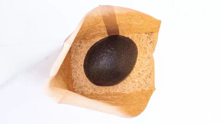How to Ripen Avocados Fast: Proven Methods for Perfectly Ripe Avocados 5 | Mania Africa | maniainc.com Using rice is an alternative method of ripening avocados