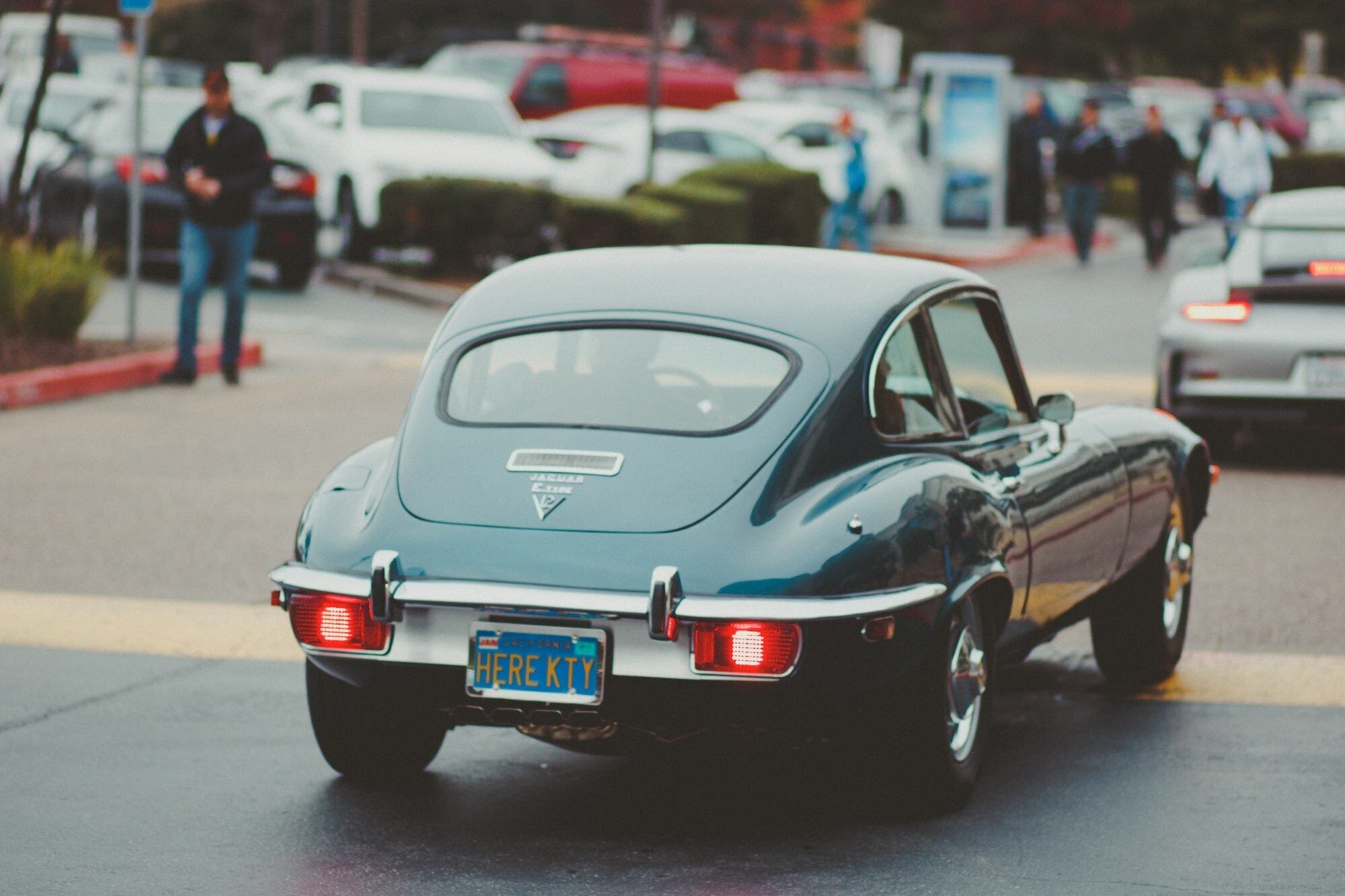 7 Tips for Buying a Luxury Car 2 | Mania Africa | maniainc.com A luxury vintage green car