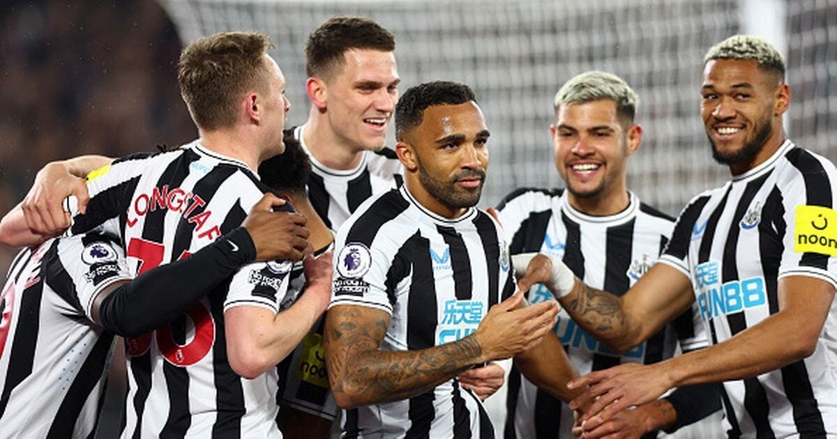 Man United Beat Brentford as Newcastle Hammer West Ham in Postponed EPL GW 7 and GW 25 Games 3 | Mania Africa | maniainc.com Callum Wilson celebrating his goal against West Ham with his teammates