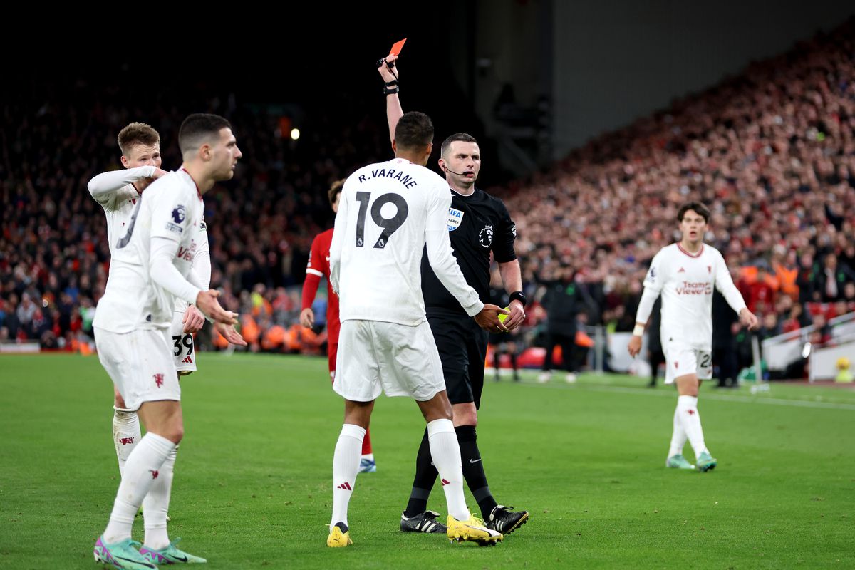 Liverpool Draw Man United as Arsenal Beat Brighton in EPL GW 17 Results 2 | Mania Africa | maniainc.com The referee didn