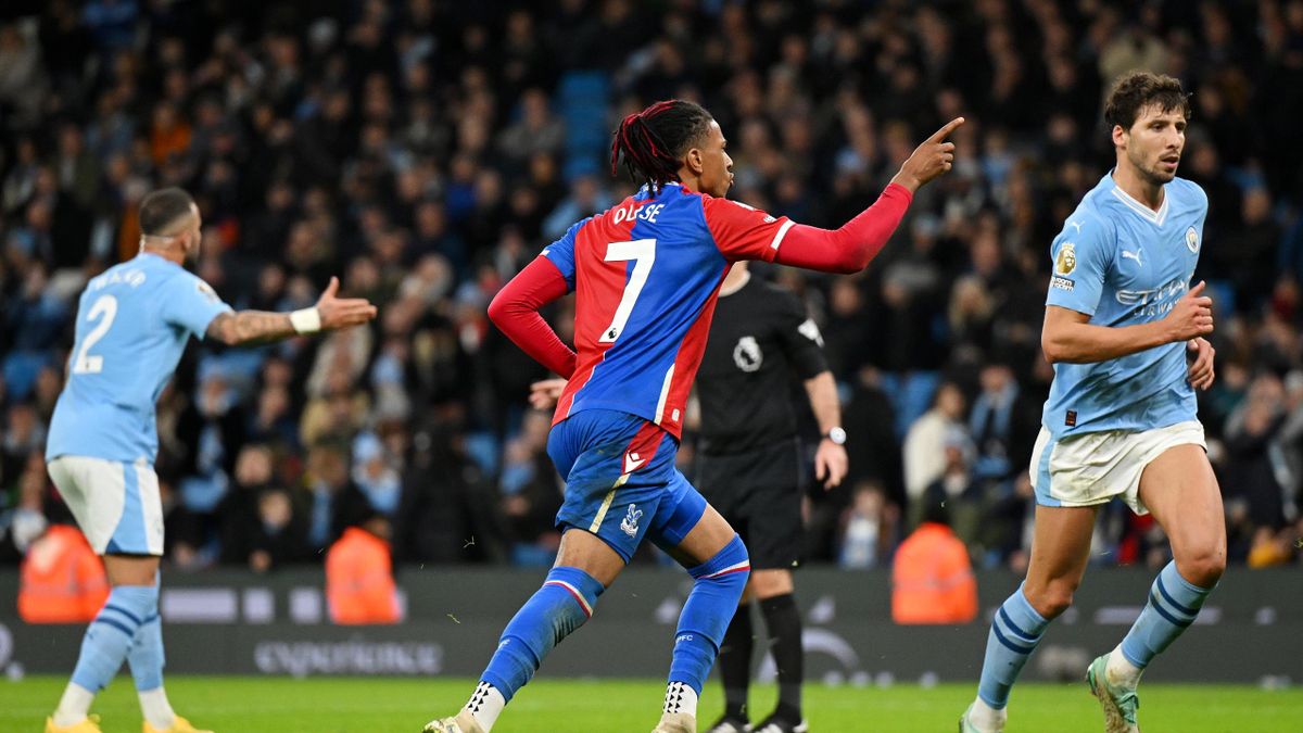 Liverpool Draw Man United as Arsenal Beat Brighton in EPL GW 17 Results 5 | Mania Africa | maniainc.com Michael Olise celebrating his equalizer for Crystal Palace against the reigning champions Man City | EPL News | Mania Africa