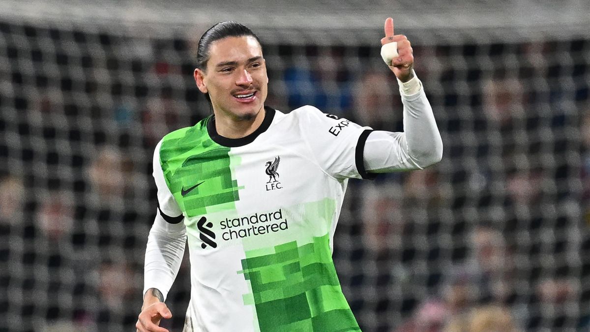 Merry Comeback: Man United, Chelsea, and Man City Pull Incredible Comebacks in EPL GW 19 Results 6 | Mania Africa | maniainc.com Darwin Nunez celebrating his goal against Burnley in EPL Matchday 19 | EPL GW 19 Results | Mania Africa