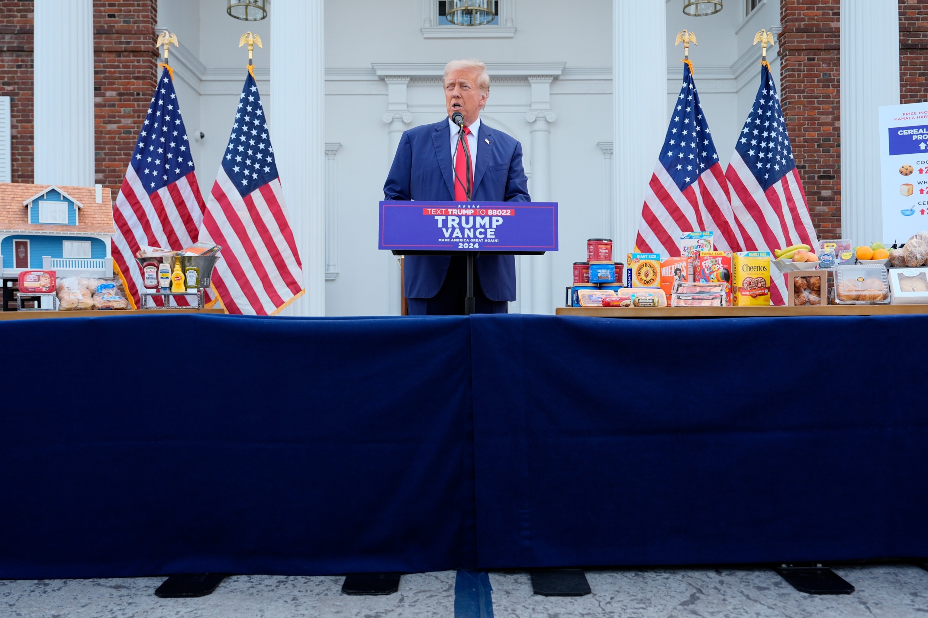 2024 Presidential Showdown – Harris vs. Trump: Latest Updates and Insights 9 | Mania Africa | maniainc.com Trump held a news conference in New Jersey, where he tried to change his campaign strategy and only talk about the economy | Trump Holds Press Conference in New Jersey, Shading Biden and Harris | Mania Politics