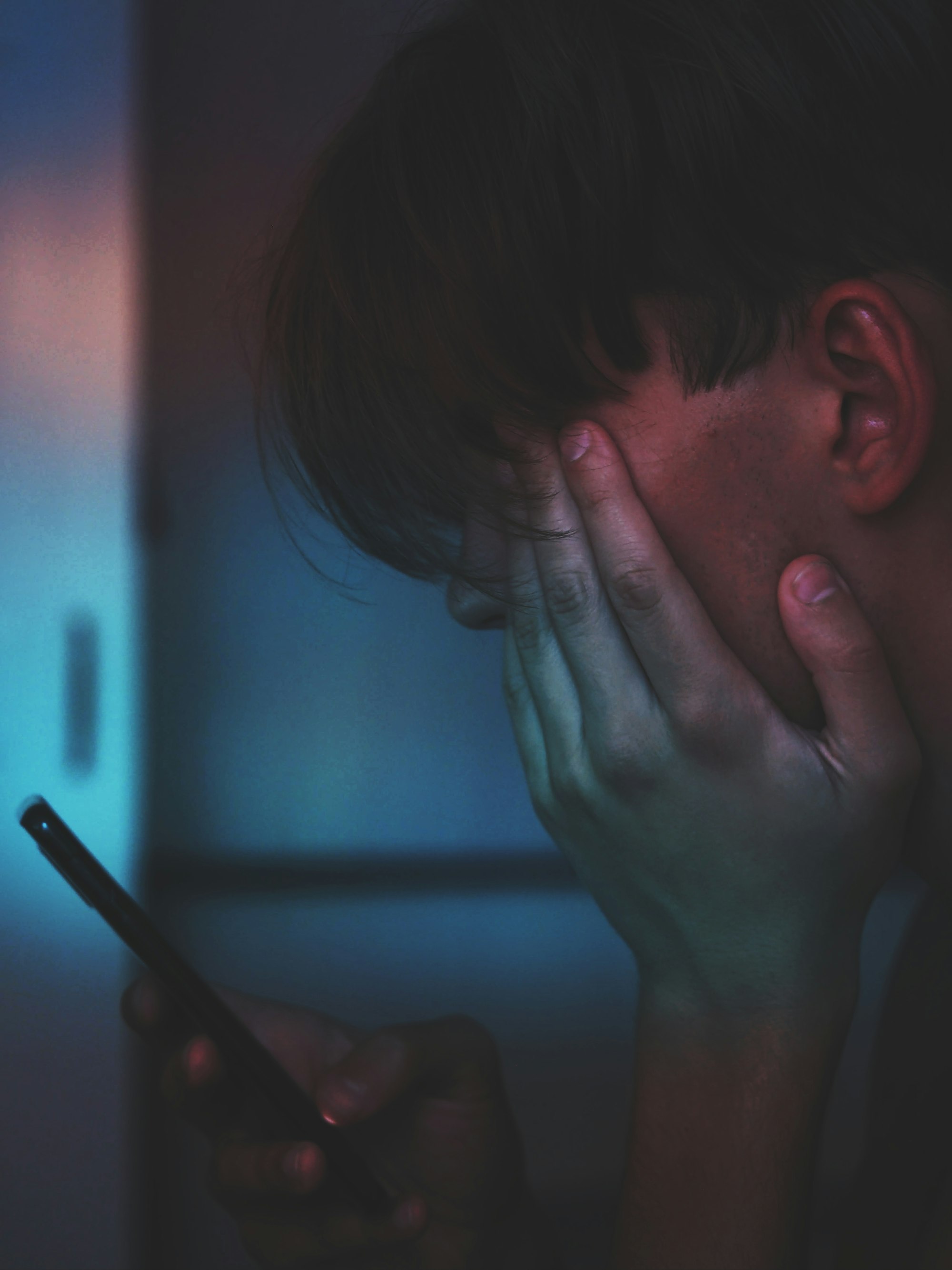 Why Doesnβt Anybody Talk About How Hard Love Is? 21 | Mania Africa | maniainc.com Long-distance relationships require effective communication | The Struggles of Long-Distance Relationships | Relationship Advice on Mania Africa