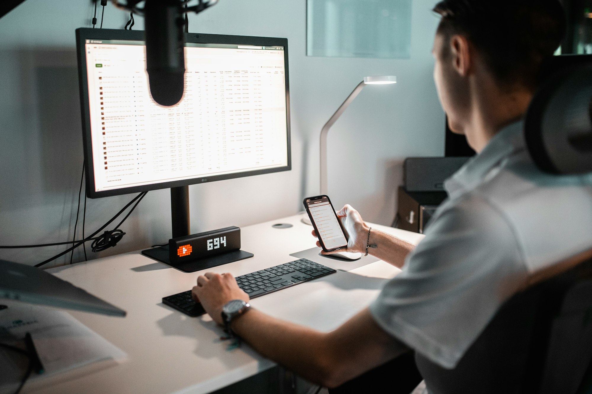 The Ultimate Guide to Content Marketing and Website Promotion: Tips, Hacks, and Useful Advice 5 | Mania Africa | maniainc.com photo 1599413722590 6d5f382480dbcropentropycstinysrgbfitmaxfmjpgixidM3wxMTc3M3wwfDF8c2VhcmNofDMwfHx5b3V0dWJlfGVufDB8fHx8MTcyNDI4NzYwN3wwixlibrb 4.0 | Mania Africa: News, Sports, Tech, Movies, and Lifestyle | maniainc.com