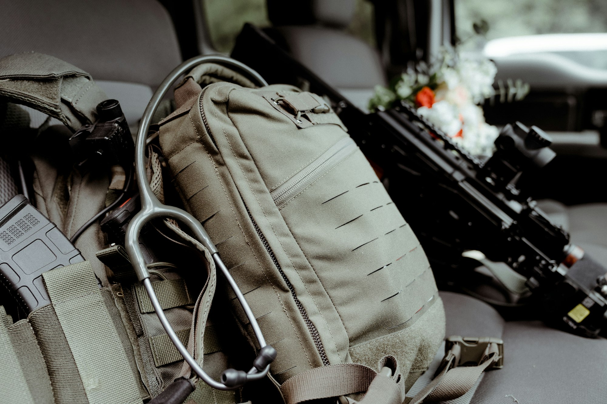 Conspiracy Theories and Extremism: Is a Civil War Looming in America? 2 | Mania Africa | maniainc.com Military gear and gun | Following the growing prevalence of conspiracy theories, numerous militia groups have popped up | Mania Africa
