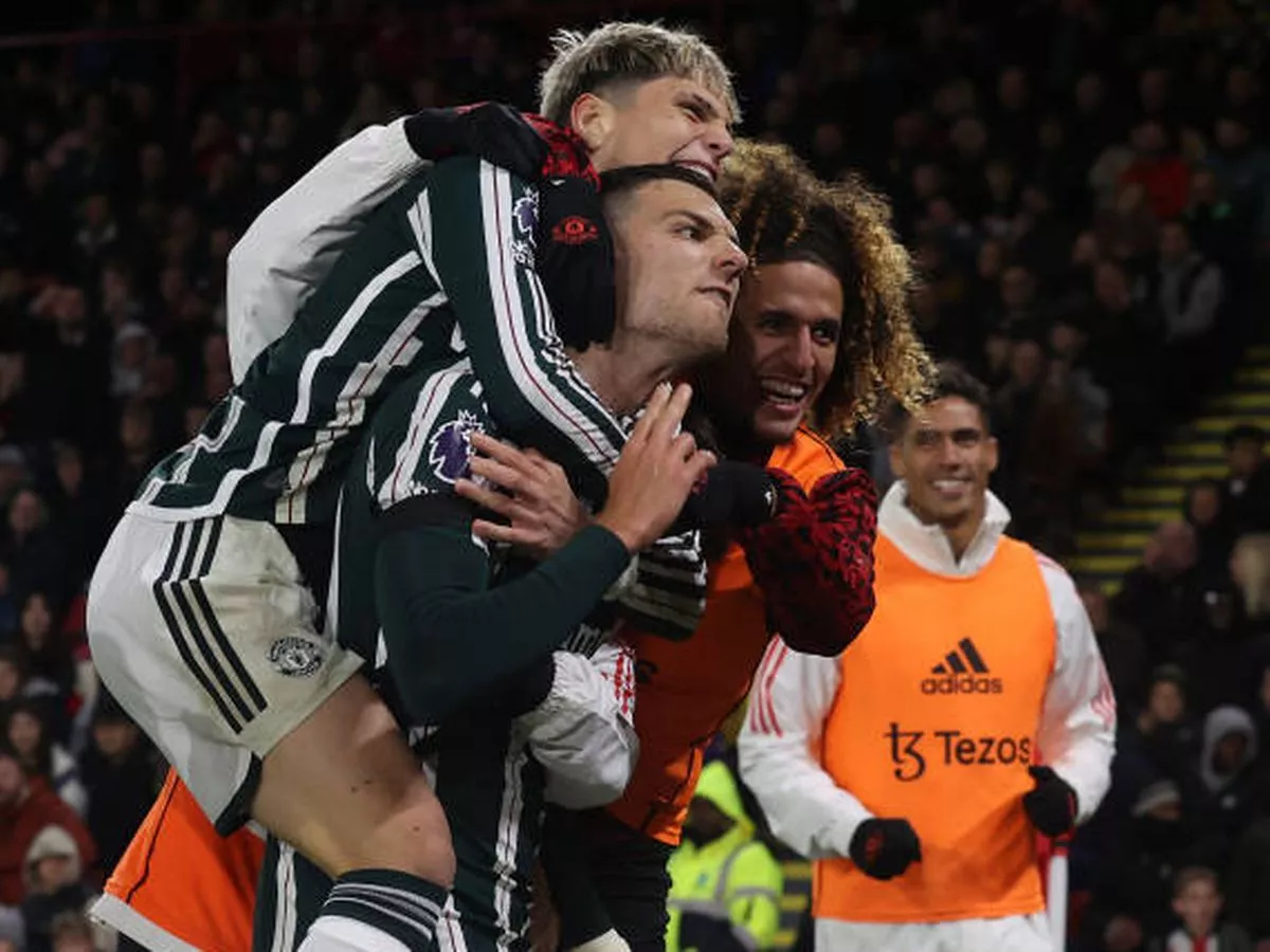 Diogo Dalot and his teammates celebrating