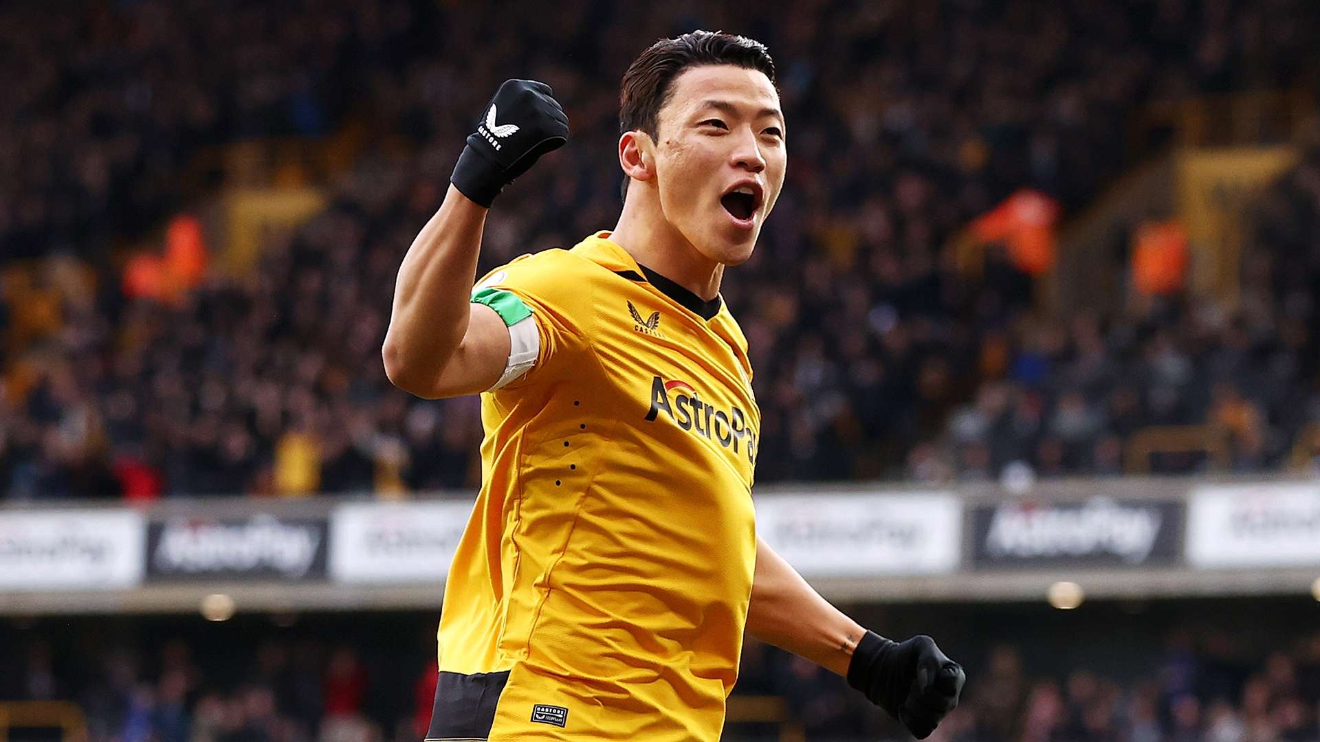 The Roll on EPL GW 7: It's a Spurs Weekend as Spurs Nick Liverpool, Crystal Palace Nick Man United, and an Itch for City as Wolves Nick The Defending Champs in a Shocking Turn of Events 7 | Mania Africa | maniainc.com Hwang Hee-Chan celebrating