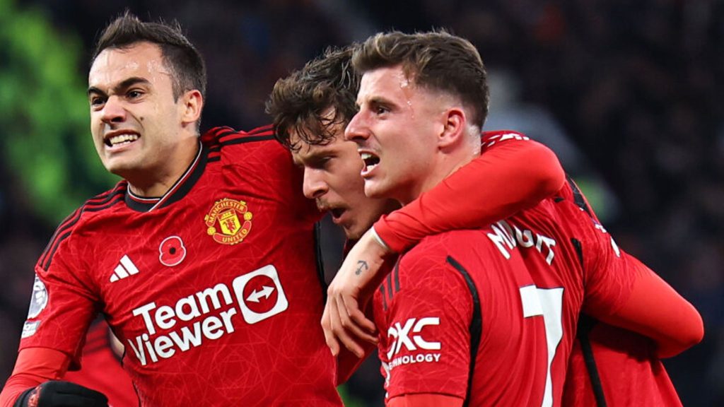 The Roll on EPL GW 7: It's a Spurs Weekend as Spurs Nick Liverpool, Crystal Palace Nick Man United, and an Itch for City as Wolves Nick The Defending Champs in a Shocking Turn of Events 6 | Mania Africa | maniainc.com Lindelof and Mount in awe