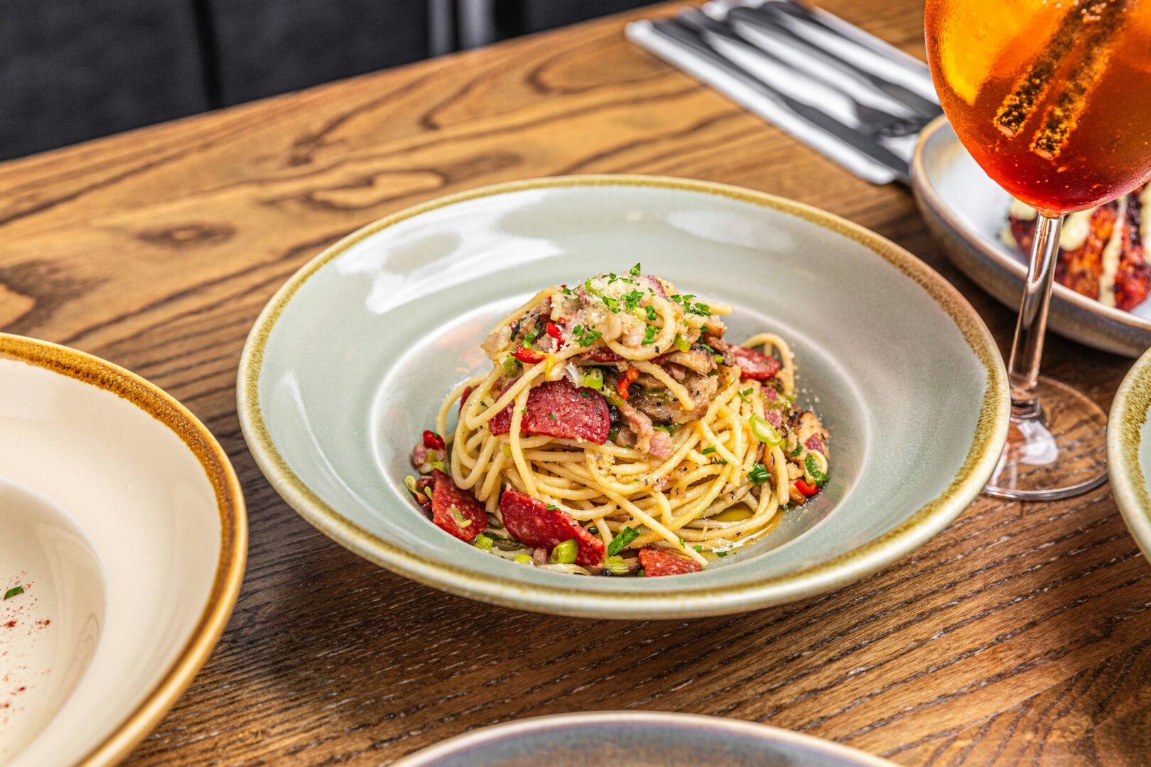 Untangling Clumped Up Spaghetti: A Step-by-Step Guide for Perfectly Separated Strands 4 | Mania Africa | maniainc.com pasta dish on white ceramic plate | Keeping Spaghetti Untangled in a Cold Pasta Salad
